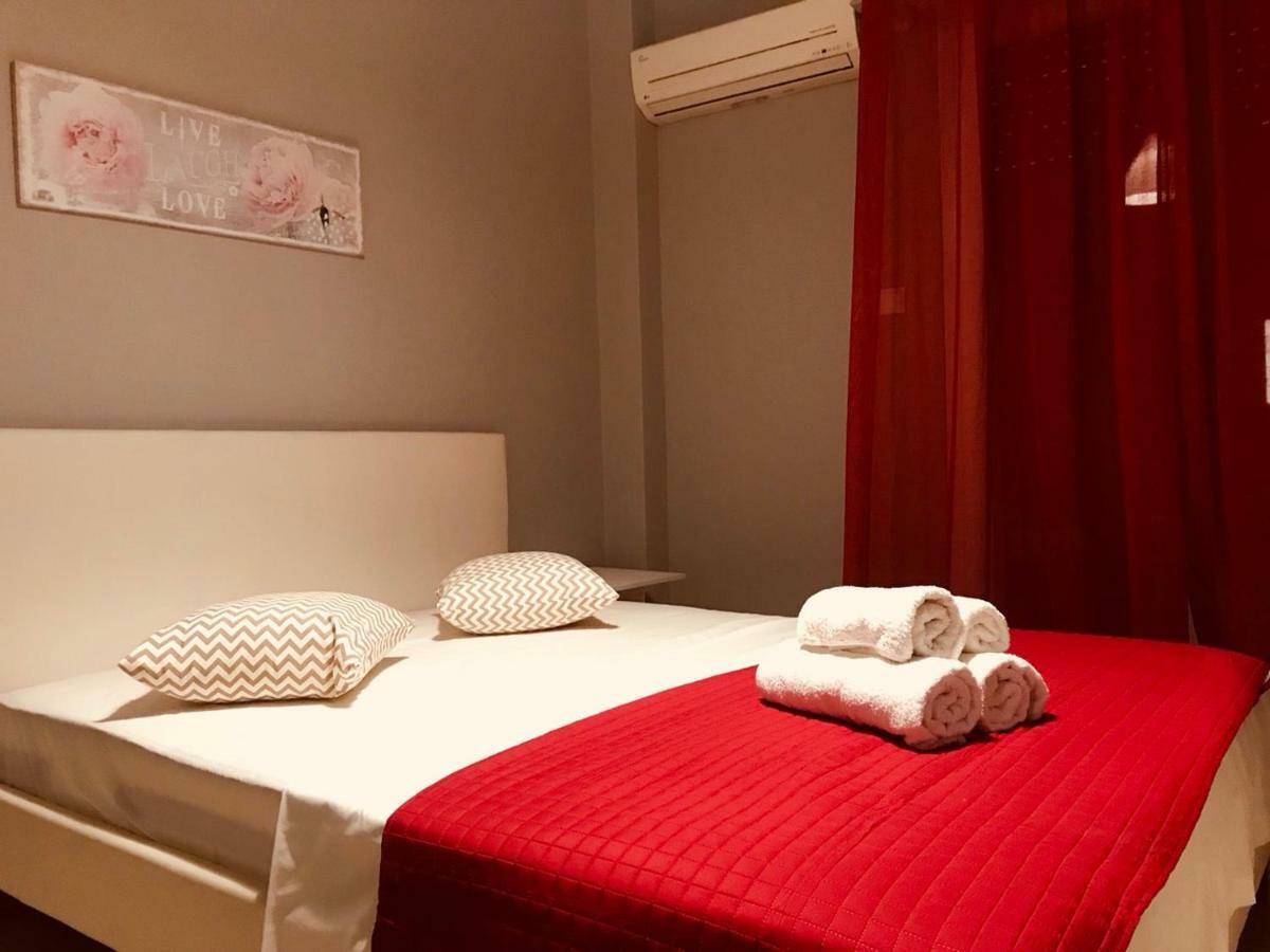 Merilyn Central Apartment Athens Luaran gambar